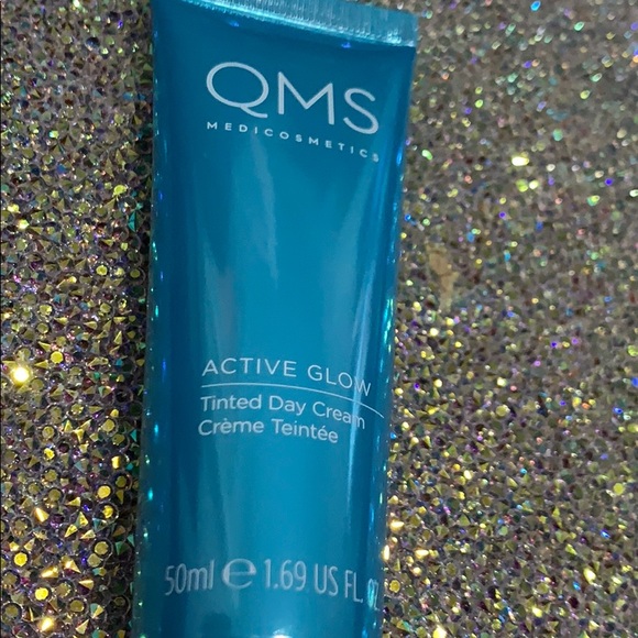 qms tinted moisturiser